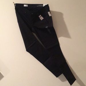 NWT Gap Black Legging Jean - Size 29 LONG